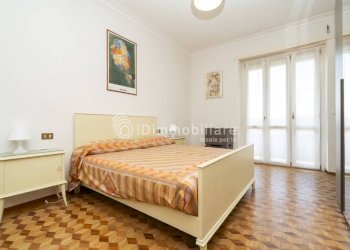 Camera da letto - Bilocale via Giulio Bizzozero, 9, Torino (zona Lingotto) - foto 17