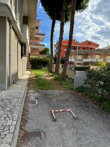 Foto 2 - Commercial Premises via trieste, Alba Adriatica - photo 2