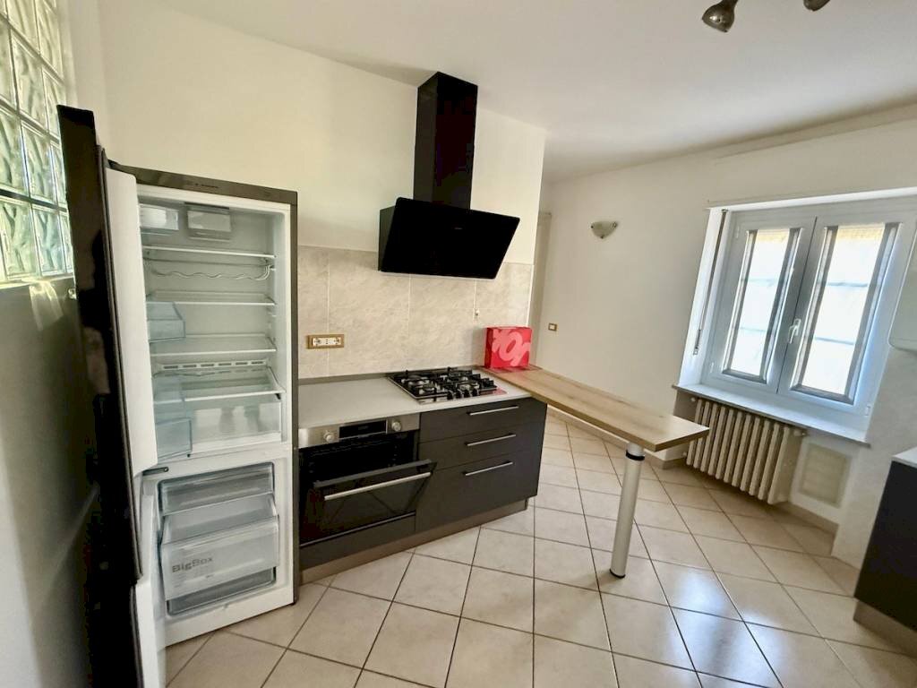 Cucina - Trilocale via Amedeo Avogadro di Quaregna, 2, Biella - foto 1