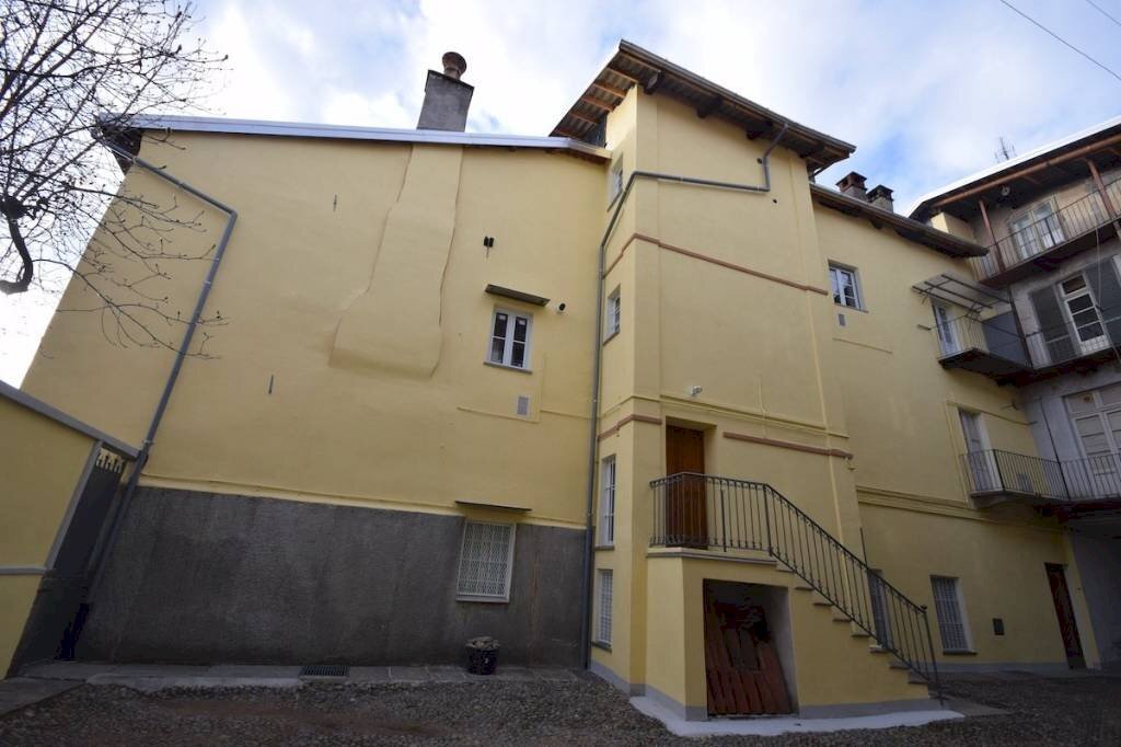 Facciata - Trilocale via Amedeo Avogadro di Quaregna, 2, Biella - foto 3