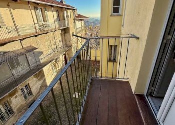 Balcone - Three-room apartment via Amedeo Avogadro di Quaregna, 2, Biella - photo 9