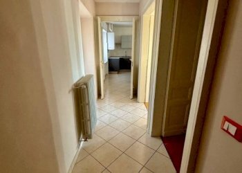 Corridoio - Three-room apartment via Amedeo Avogadro di Quaregna, 2, Biella - photo 13