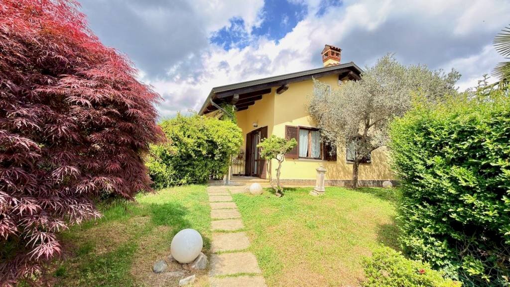Giardino - Villa via Pietro Secchia, 11, Occhieppo Superiore - foto 2