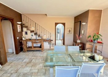 Sala da pranzo - Villa via Pietro Secchia, 11, Occhieppo Superiore - photo 19