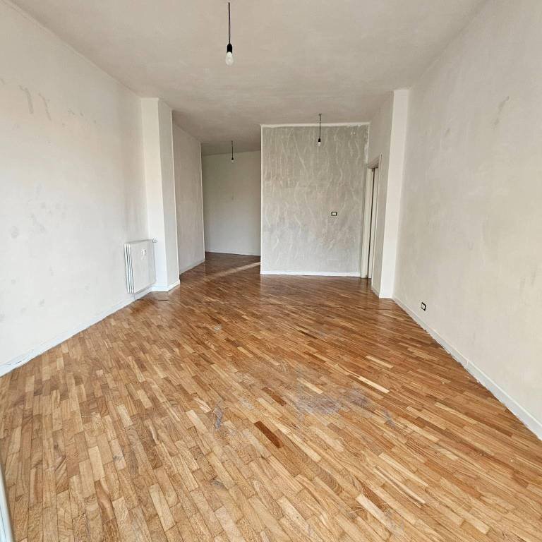 Interno appartamento - Quadrilocale via Emanuele Filiberto, Asti - foto 3