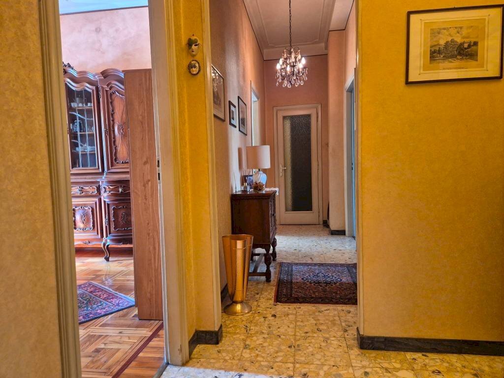 Corridoio - Quadrilocale via Pier Carlo Boggio, Cuneo (zona Centro) - foto 2