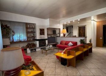 Salone - Villa viale Bruno Buozzi, Vinovo - foto 13