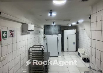 Interno non residenziale - Negozio via Bologna, Napoli - foto 12