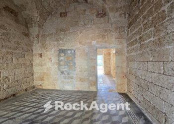 Stanza non arredata - Quadrilocale via F. Crispi 108, Taurisano - foto 12