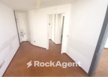 Stanza non arredata - Ufficio piazza Garibaldi, 2, Senigallia - foto 1