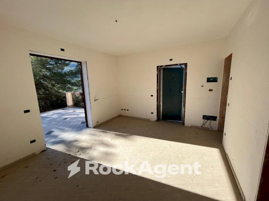 Stanza non arredata - Villa Località Marino, Andora - foto 3