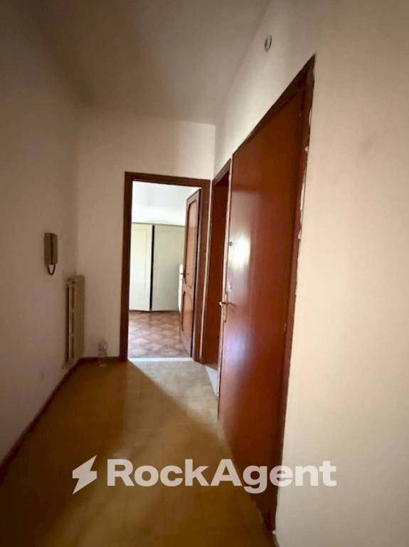Corridoio - Three-room apartment via Puccini, Solignano - photo 3