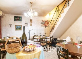 Salone - Stable - Palace via Massazza, 23, Mede - photo 12