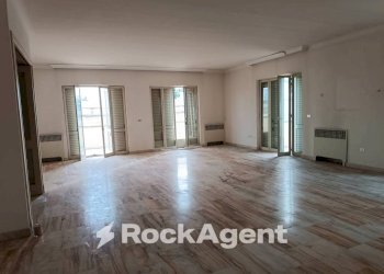 Cucina - Appartamento via Regina Elena, 25, Trepuzzi - foto 24