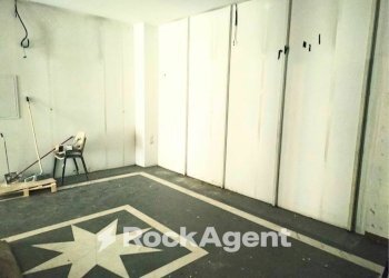 Interno non residenziale - Negozio via Nazionale, 182, Roma (zona Centro Storico) - foto 9