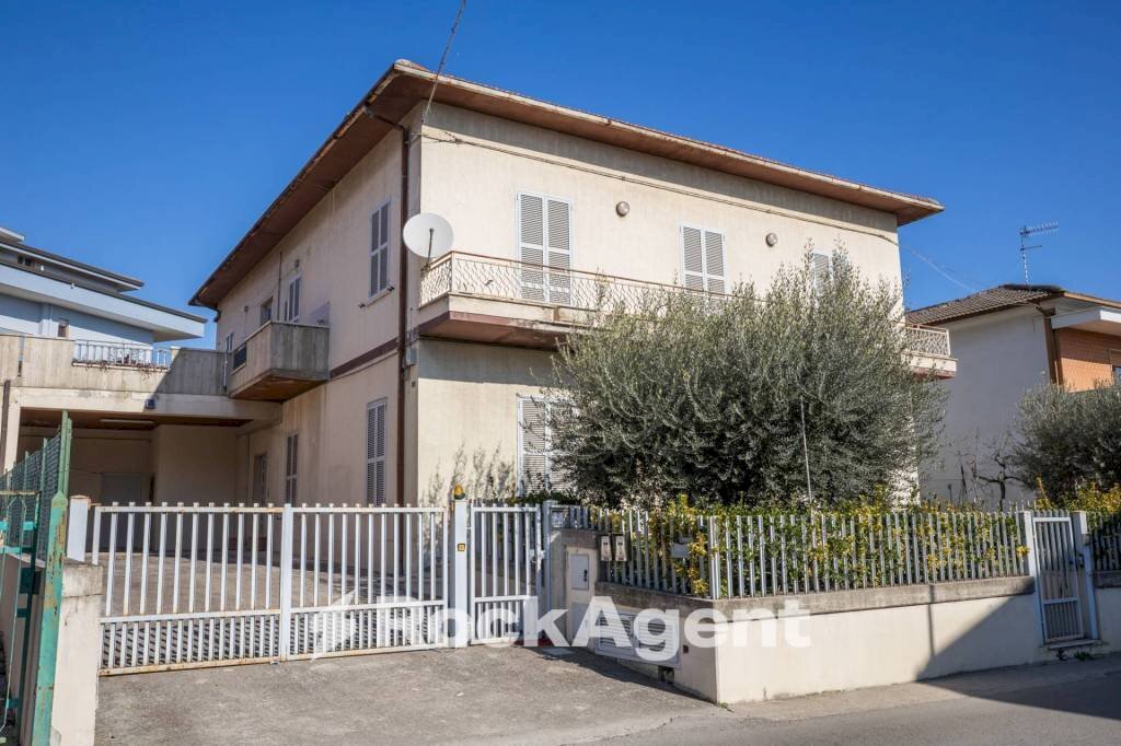 Facciata - Independent house via Luigi Migliori, 76, Giulianova - photo 3