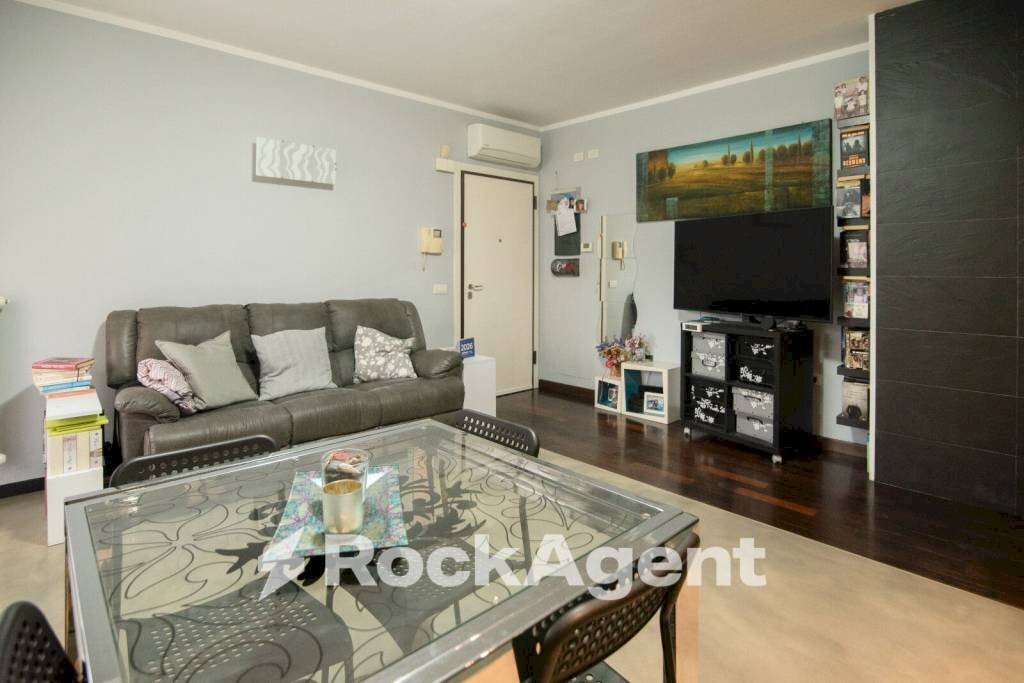 Salone - Trilocale via Arno, 24, Rimini - foto 1