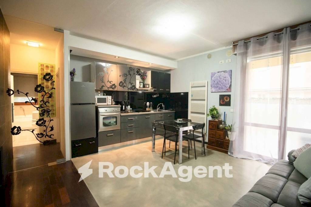 Cucina - Trilocale via Arno, 24, Rimini - foto 2