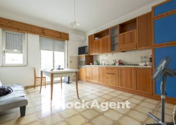 Cucina - Appartamento via Pietro Nenni, 7, Davoli - foto 2