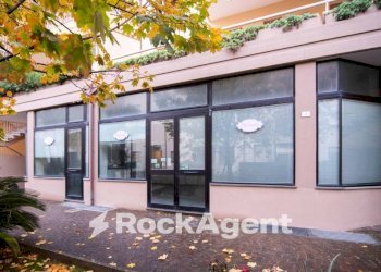 Facciata - Shop corso Vittorio Gui, 11, Fano - photo 1