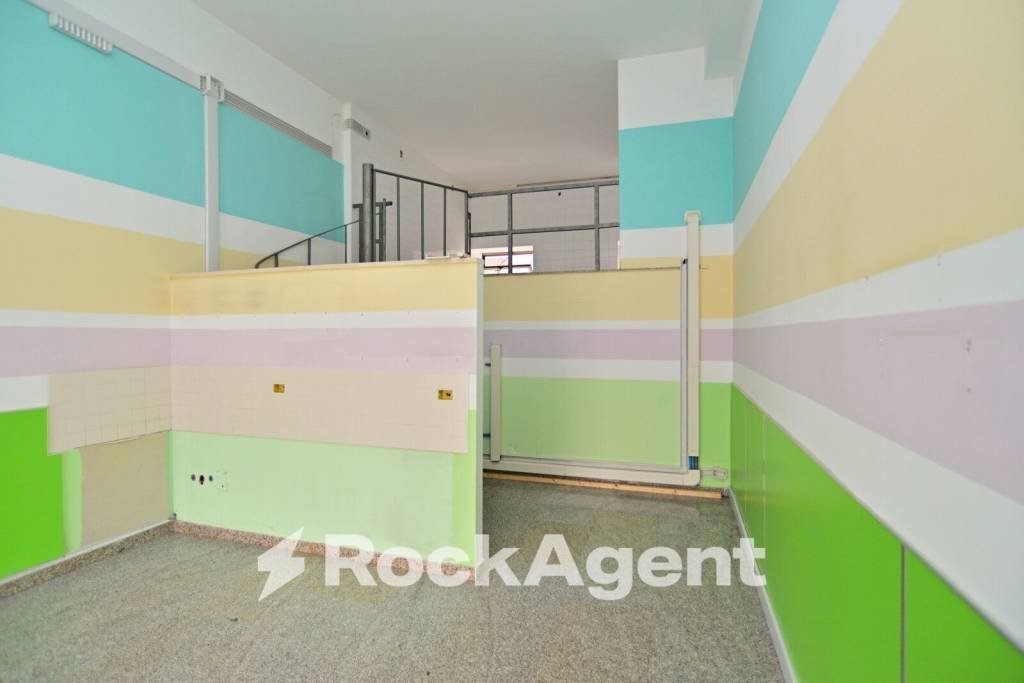 Interno non residenziale - Negozio via Piazza Spada, 5, Fiuggi - foto 3