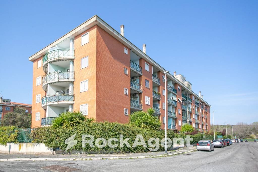 Facciata - Quadrilocale via Rocca dei Nibli, Roma - foto 3