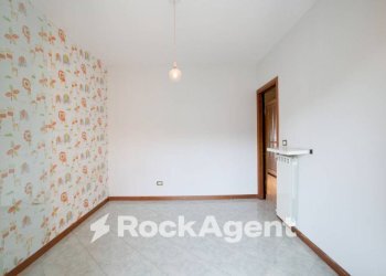 Camera da letto - Quadrilocale via Rocca dei Nibli, Roma - foto 29