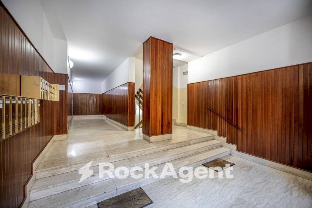 Interno palazzo - Quadrilocale via Nazionale Tiburtina, Tivoli - foto 3