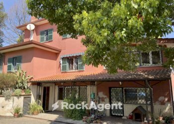 Facciata - Villa via Colle Scarano, 79, Velletri - foto 2