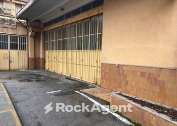 Cortile interno - Capannone via Emilio Vecchia 102, Varazze - foto 8