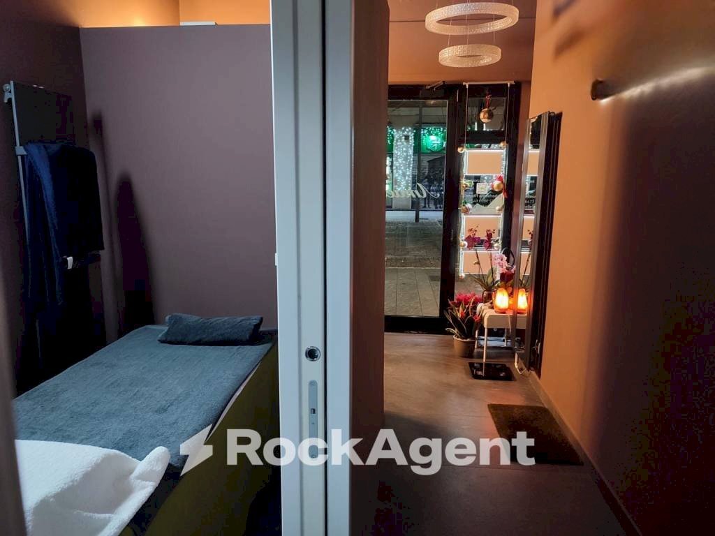 Interno non residenziale - Negozio via Privata Camerino, Milano - foto 2