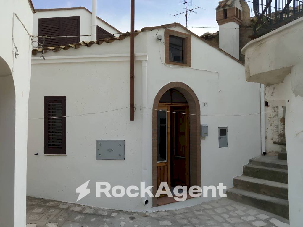 Facciata - Casa indipendente Rione Oronzo Filazzola, 8, Grottole - foto 1