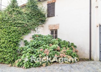 Cortile interno - Restaurant via Roma, 29, Villa Biscossi - photo 33