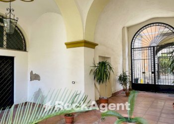 Interno palazzo - Shop via Costantino Astarita, 43, Pagani - photo 22