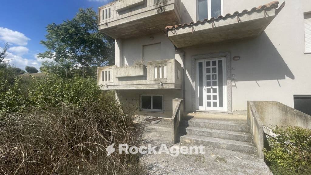 Facciata - Quadrilocale via Archimede, 61, Sant'Egidio alla Vibrata - foto 1
