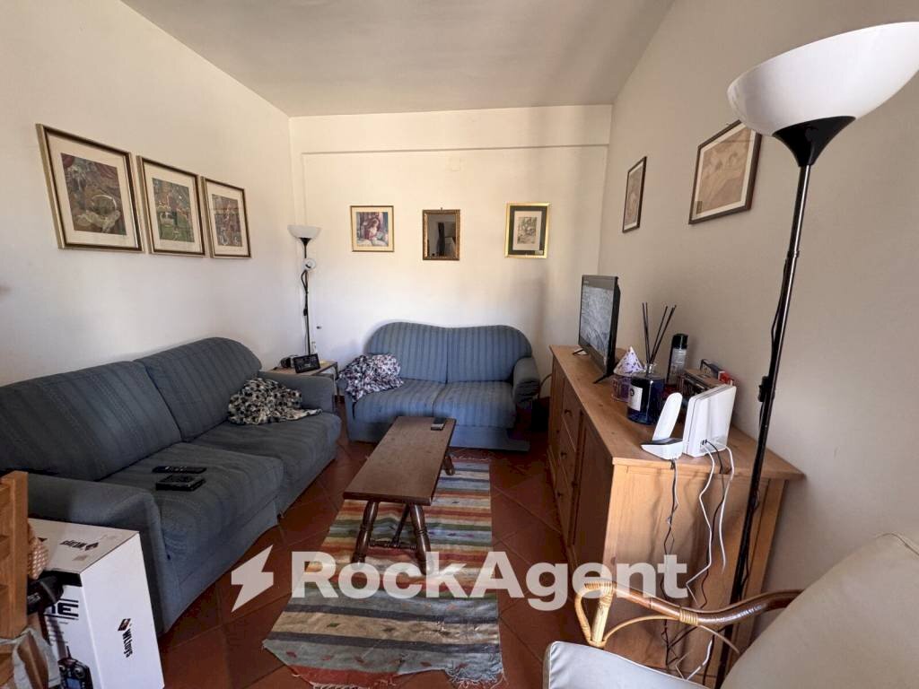 Salone - Bilocale via Valle Maggiore, lucoli, Lucoli - foto 3