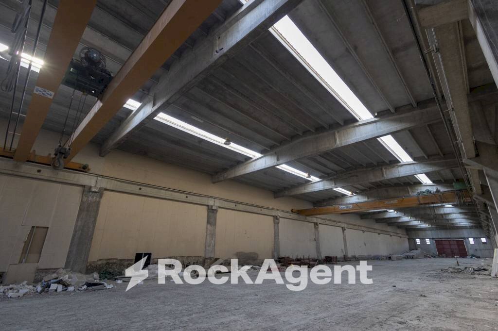 Magazzino - Shed strada Statale 107 Silana Crotonese, Crotone - photo 3