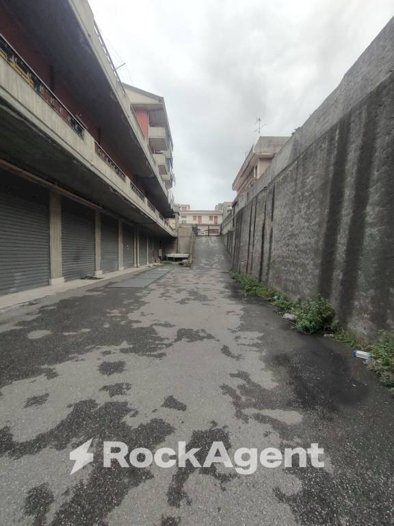 Cortile interno - Box viale Libertà, 188, Giarre - photo 3