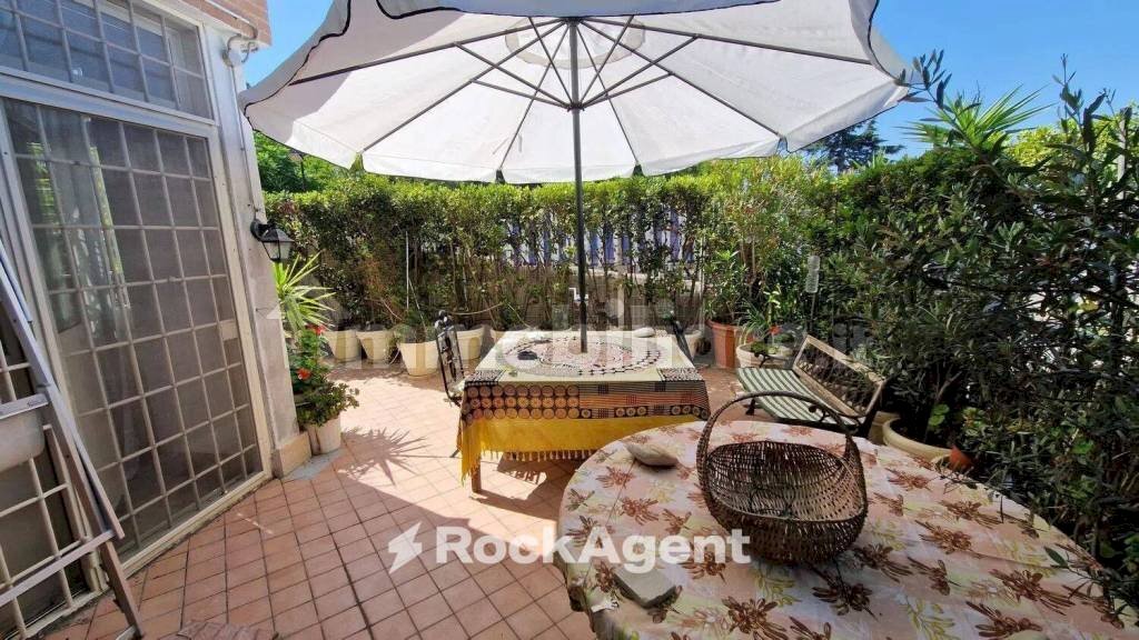 Giardino - Trilocale via Giorgio Bo, 35, Roma - foto 2