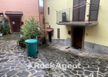 Cortile interno - Trilocale vicolo Caruso, 17, Altavilla Silentina - foto 15
