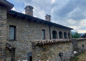 Facciata - Stabile - Palazzo strada Terenzo - Bardone, Terenzo - foto 4