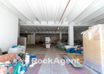 Interno non residenziale - Negozio viale Lucrezia della Valle, Catanzaro - foto 8