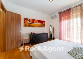 Camera da letto - Quadrilocale via Duca degli Abruzzi, 83, San Giovanni la Punta - foto 15
