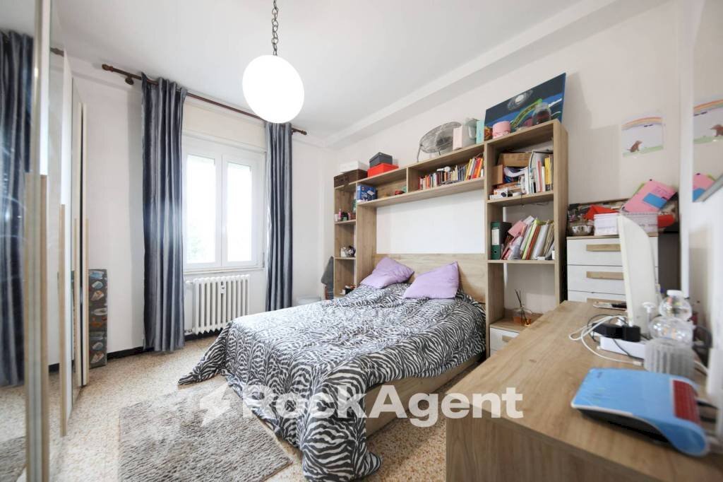 Camera da letto - Bilocale corso Don Orione, 126, Tortona - foto 1