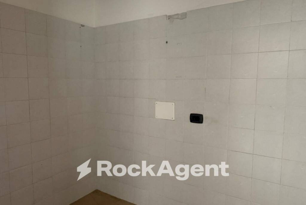 Magazzino - Ufficio via Giuseppe Garibaldi, Montechiarugolo - foto 3