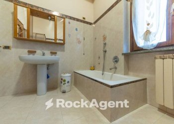 Bagno - Villa via Vittorio Alfieri, 39, Cerro Maggiore - foto 32