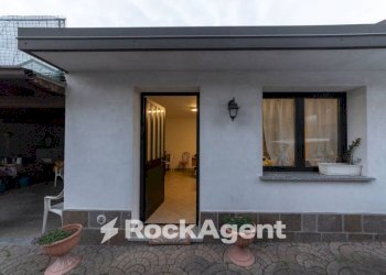 Facciata - Villa via Vittorio Alfieri, 39, Cerro Maggiore - foto 35