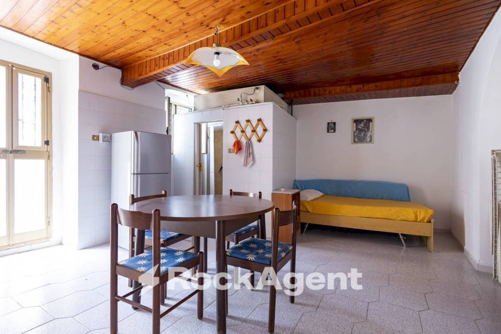 Salone - One-room apartment vicolo II Agricoltori, Catanzaro - photo 3