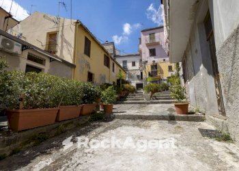 Cortile interno - One-room apartment vicolo II Agricoltori, Catanzaro - photo 20