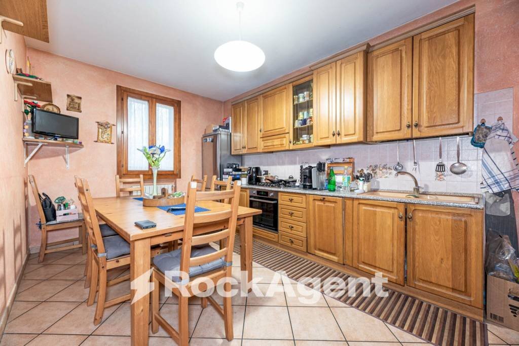 Cucina - Casa indipendente via Argine Sinistro, 5, Correzzola - foto 1